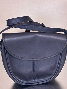 Vintage 70s COACH Classic Navy Blue Shoulder Pouch purse